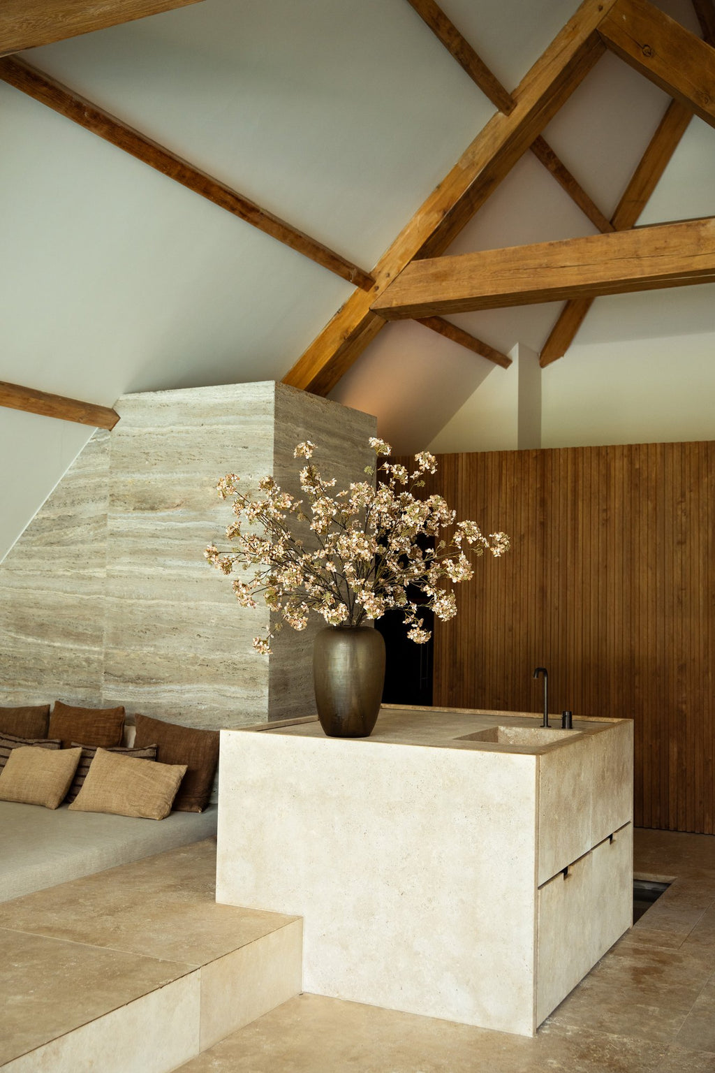Zijden Hortensiatak Crème 109cm - sfeerbeeld in interieur