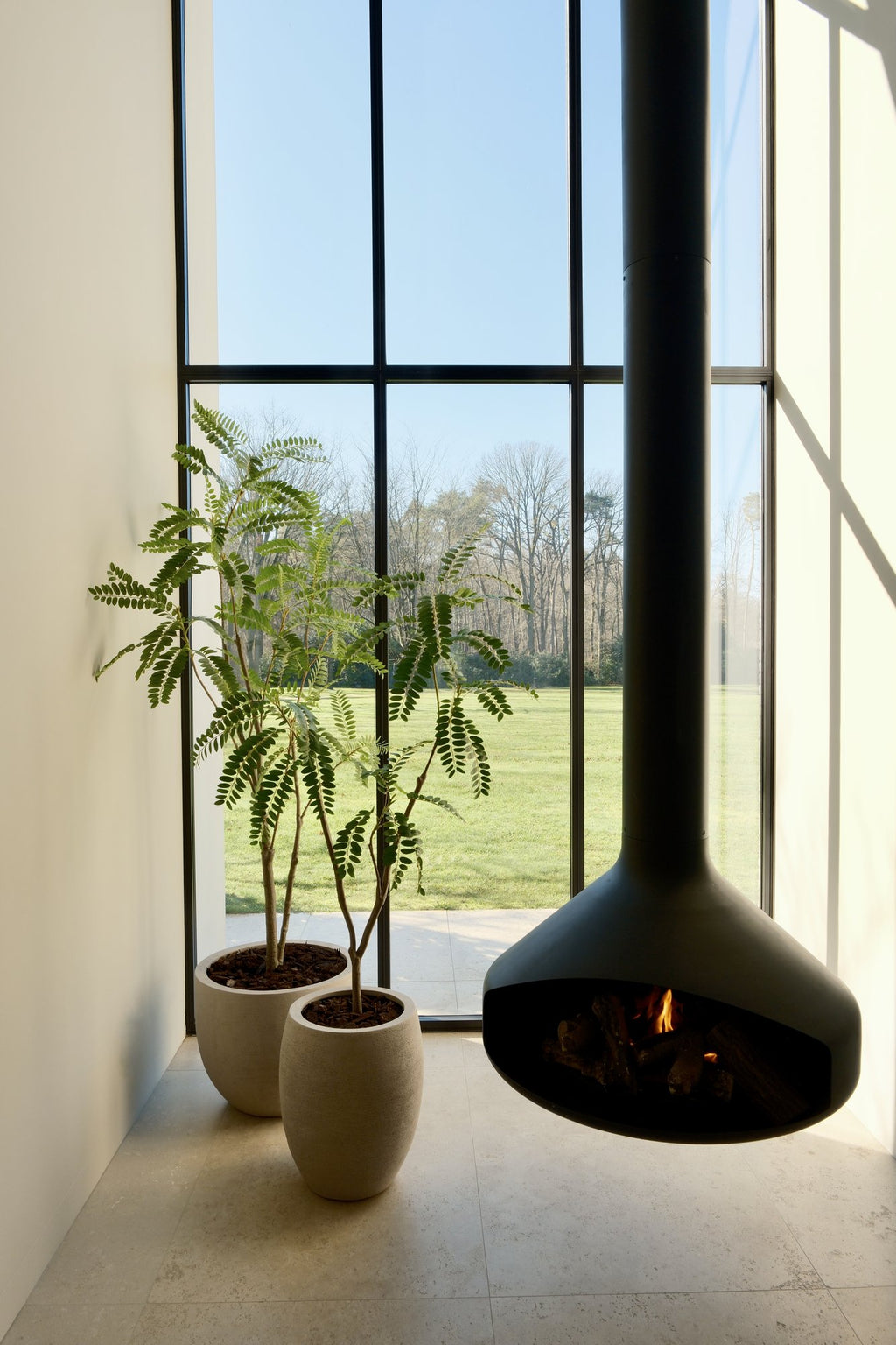 Zijden Mimosaboom 150cm - sfeerbeeld in interieur